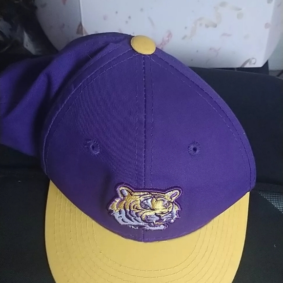 LSU Tigers NCAA Pillow case (1) Purple Gold Eye Of The Tiger and LSU Tigers Cap - Picture 13 of 14
